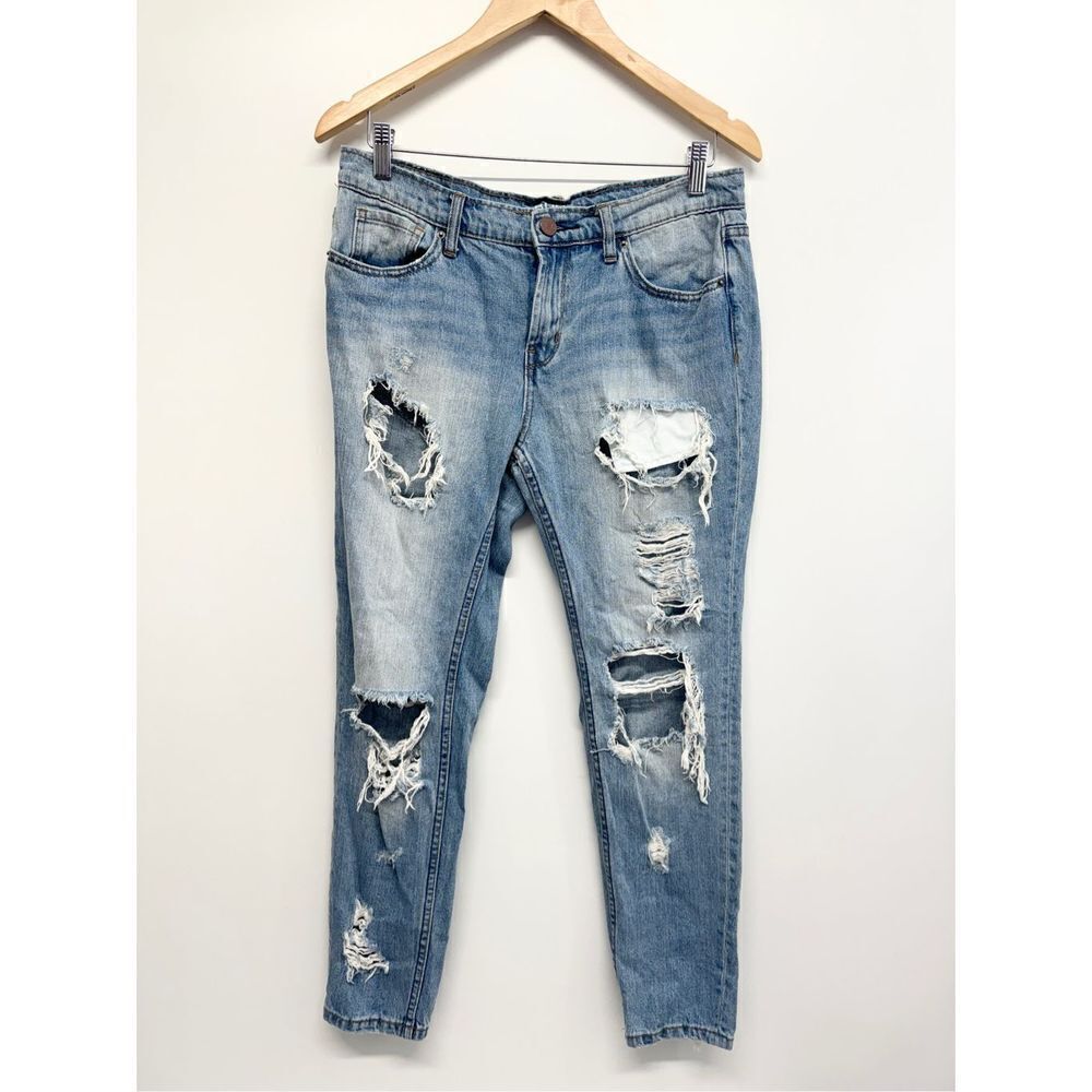 BDG Boyfriend Jeans Slim Size 26W Blue Distressed Style